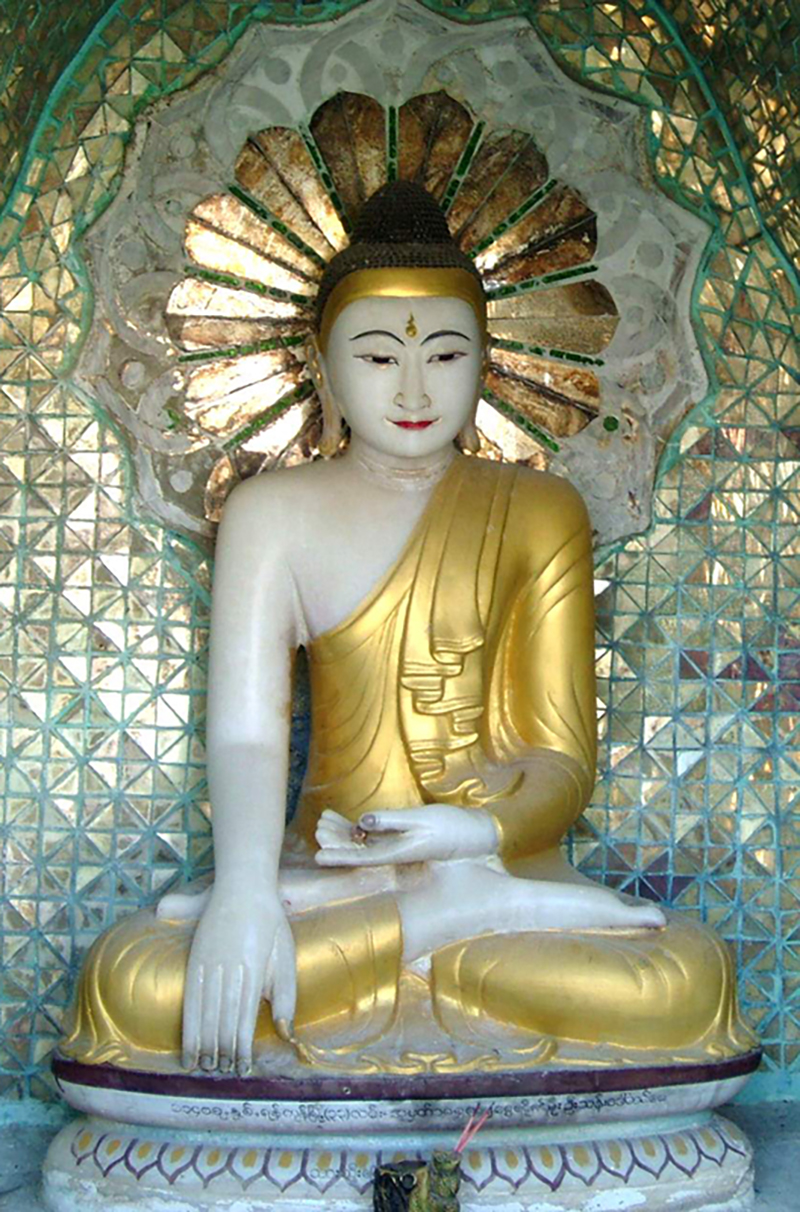 Buddha en bhumisparsa 12